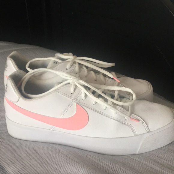Nike Shoes - White nike shoe, pink details, Swarovski crystals.